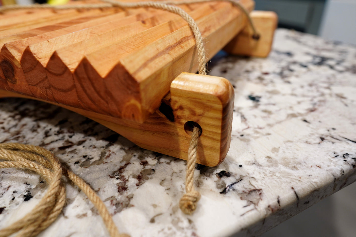 Ishidaki kneeling board The Ishidaki board is a form of torture used to inflict unbearable pain upon its victims.