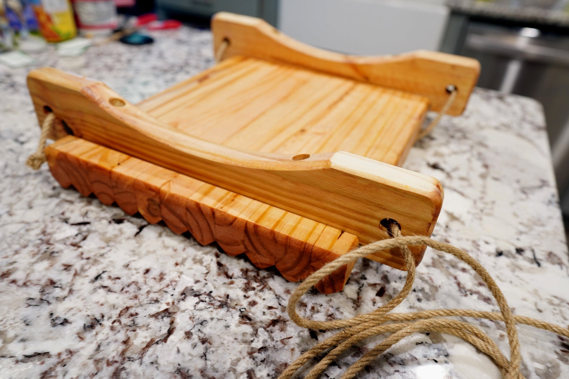 Ishidaki kneeling board The Ishidaki board is a form of torture used to inflict unbearable pain upon its victims.