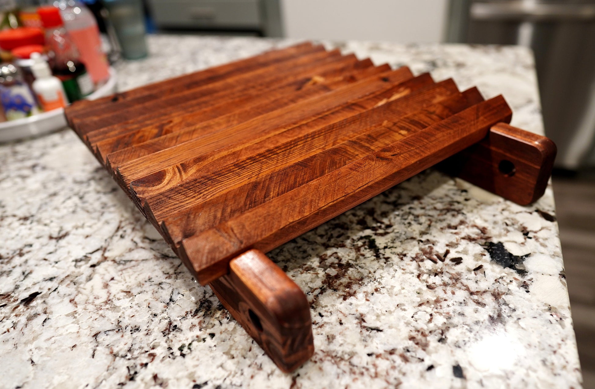 Ishidaki kneeling board The Ishidaki board is a form of torture used to inflict unbearable pain upon its victims.